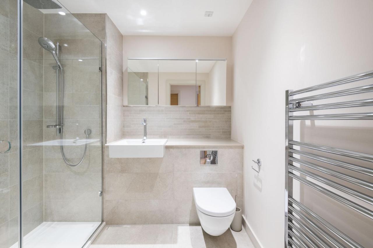 Elegant Victoria Home Close To Sloane Square By Underthedoormat London Exteriör bild